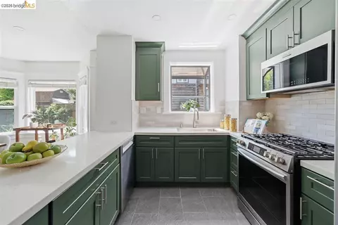 Kitchen - 1119 Hearst Ave, Berkeley, CA 94702 photo 2 of 3