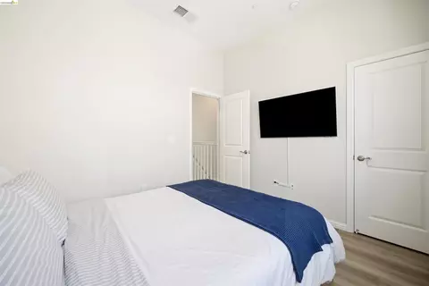 Bedroom - 2829 Tradewind Ct, Alameda, CA 94501 photo 4 of 4