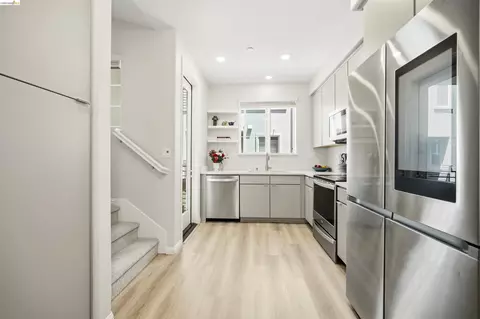 Kitchen - 2829 Tradewind Ct, Alameda, CA 94501 photo 1 of 4