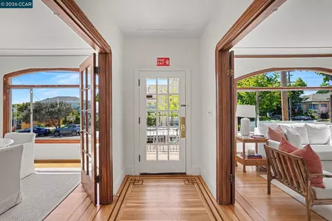 Entry Way - 2105 Mcgee Ave, Berkeley, CA 94703 photo 1 of 1