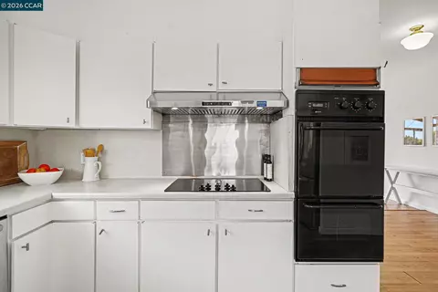 Kitchen - 2105 Mcgee Ave, Berkeley, CA 94703 photo 3 of 3