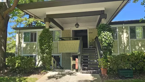 2128 Tice Creek Dr #3, Walnut Creek, CA 94595