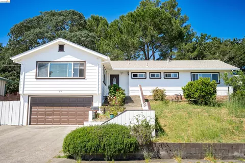 64 Washington St, Novato, CA 94947