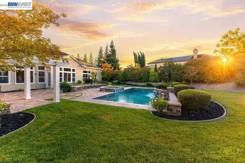 25 Treetop Ter, Alamo, CA 94507