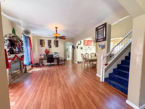 Living - 505 Tuscany Ct, Patterson, CA 95363 photo 1 of 3