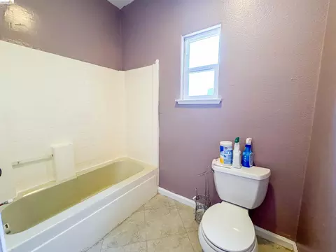 Bath - 505 Tuscany Ct, Patterson, CA 95363 photo 2 of 2