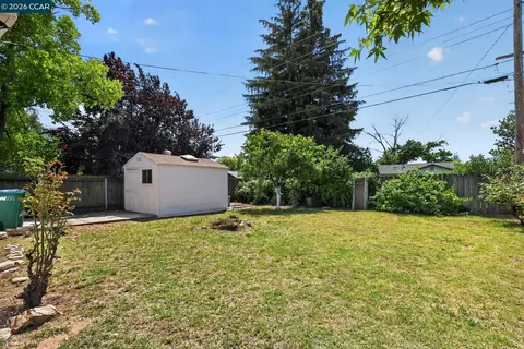Exterior - 501 Cross St, Lodi, CA 95242 photo 4 of 4