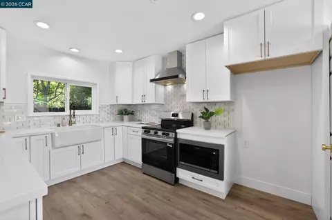 Kitchen - 501 Cross St, Lodi, CA 95242 photo 2 of 2