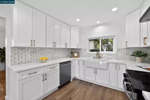 Kitchen - 501 Cross St, Lodi, CA 95242 photo 1 of 2