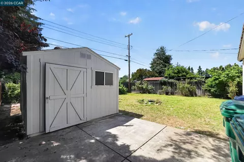 Exterior - 501 Cross St, Lodi, CA 95242 photo 3 of 4