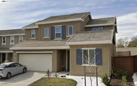2904 Inspiration Dr, Fairfield, CA 94533