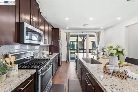 Kitchen - 3910 Scottfield St, Dublin, CA 94568 photo 2 of 5