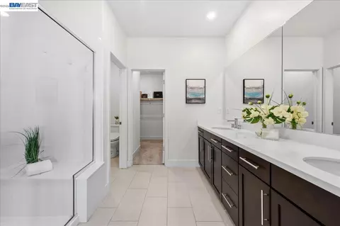 Bath - 3910 Scottfield St, Dublin, CA 94568 photo 2 of 5