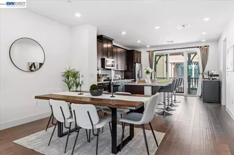 Dining - 3910 Scottfield St, Dublin, CA 94568 photo 4 of 4