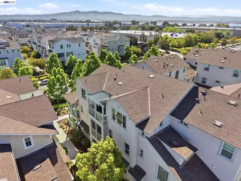 View/Area - 37630 Breakers Rd, Newark, CA 94560 photo 8 of 12