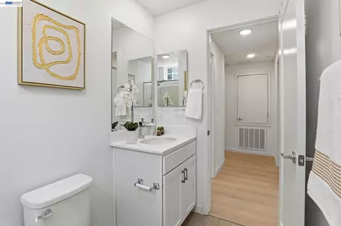 Bath - 37630 Breakers Rd, Newark, CA 94560 photo 4 of 5