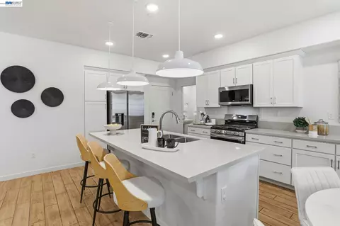 Kitchen - 37630 Breakers Rd, Newark, CA 94560 photo 1 of 2