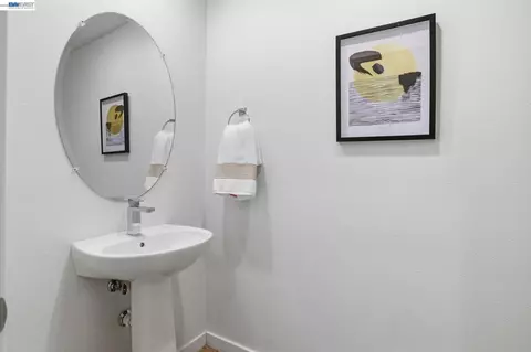 Bath - 37630 Breakers Rd, Newark, CA 94560 photo 5 of 5