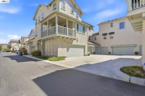 Exterior - 37630 Breakers Rd, Newark, CA 94560 photo 7 of 11