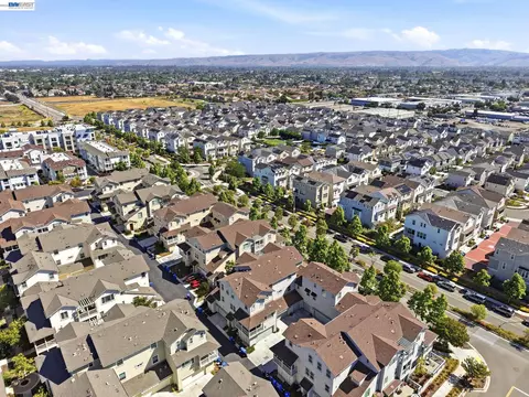 View/Area - 37630 Breakers Rd, Newark, CA 94560 photo 9 of 12
