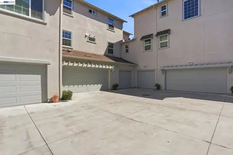 Exterior - 37630 Breakers Rd, Newark, CA 94560 photo 5 of 11