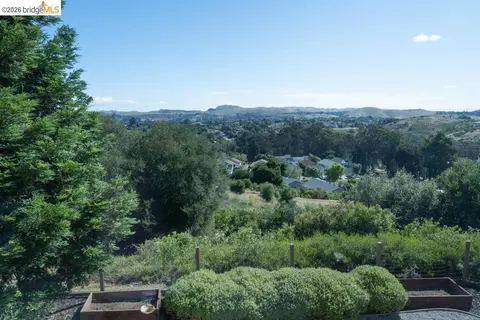 View/Area - 126 Barington Dr, Vallejo, CA 94591 photo 3 of 4
