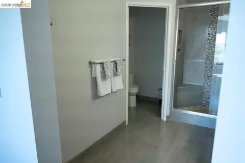 Bath - 126 Barington Dr, Vallejo, CA 94591 photo 1 of 1
