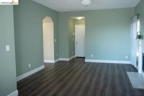 Living - 126 Barington Dr, Vallejo, CA 94591 photo 1 of 4