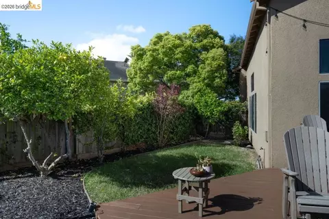 Exterior - 126 Barington Dr, Vallejo, CA 94591 photo 6 of 6