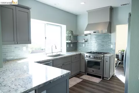 Kitchen - 126 Barington Dr, Vallejo, CA 94591 photo 1 of 4