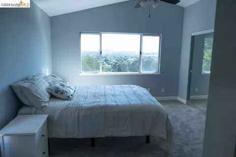 Bedroom - 126 Barington Dr, Vallejo, CA 94591 photo 5 of 7