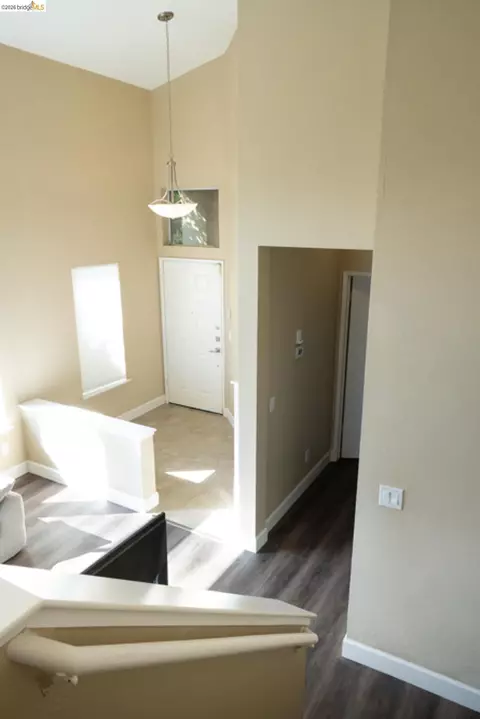 Entry Way - 126 Barington Dr, Vallejo, CA 94591 photo 2 of 4