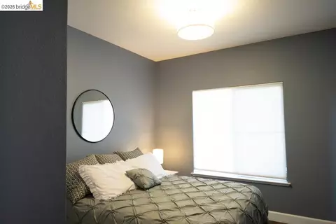 Bedroom - 126 Barington Dr, Vallejo, CA 94591 photo 2 of 7