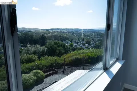 View/Area - 126 Barington Dr, Vallejo, CA 94591 photo 4 of 4