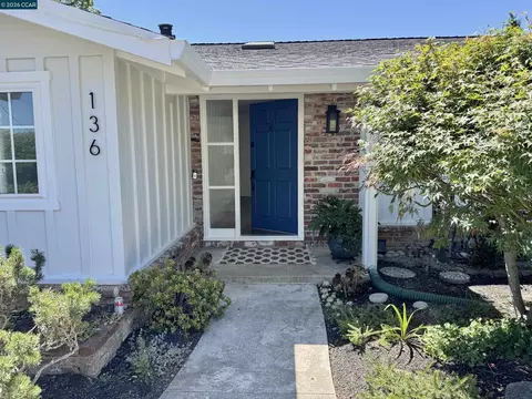 136 Ardith Dr, Orinda, CA 94563