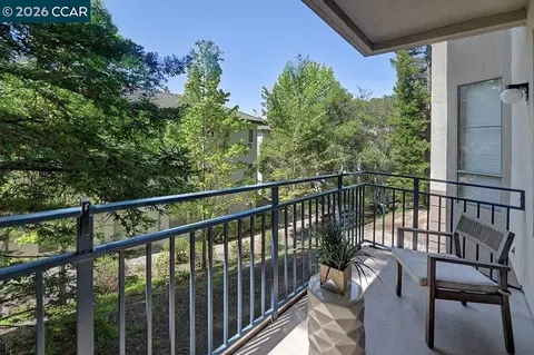 5920 Horsemans Canyon Dr #4A, Walnut Creek, CA 94595