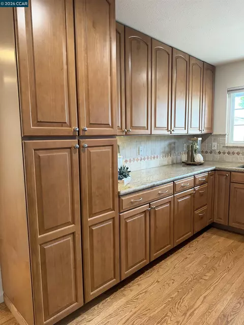 Kitchen - 2290 La Mar Dr, Concord, CA 94518 photo 2 of 7