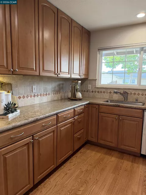 Kitchen - 2290 La Mar Dr, Concord, CA 94518 photo 3 of 7