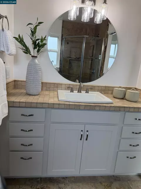 Bath - 2290 La Mar Dr, Concord, CA 94518 photo 3 of 4