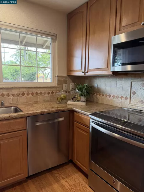 Kitchen - 2290 La Mar Dr, Concord, CA 94518 photo 5 of 7