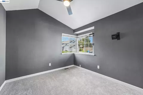 Bedroom - 109 Crownpointe Dr, Vallejo, CA 94591 photo 5 of 9