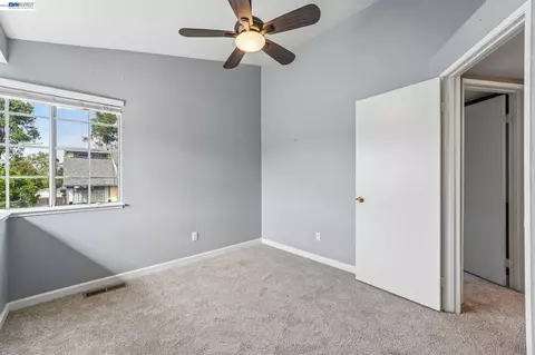 Bedroom - 109 Crownpointe Dr, Vallejo, CA 94591 photo 3 of 9
