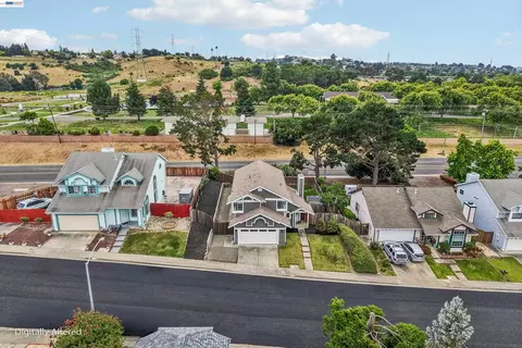 View/Area - 109 Crownpointe Dr, Vallejo, CA 94591 photo 3 of 4