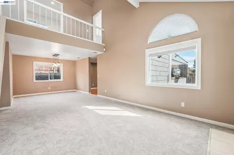 Living - 109 Crownpointe Dr, Vallejo, CA 94591 photo 1 of 6