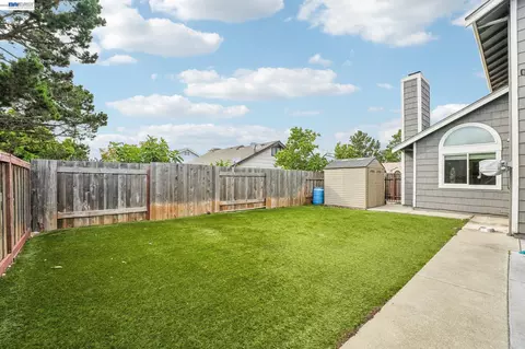 Exterior - 109 Crownpointe Dr, Vallejo, CA 94591 photo 7 of 7