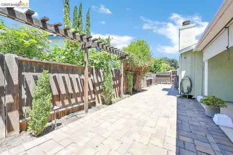 Exterior - 1225 Tarrogana Dr, Tracy, CA 95376 photo 5 of 11