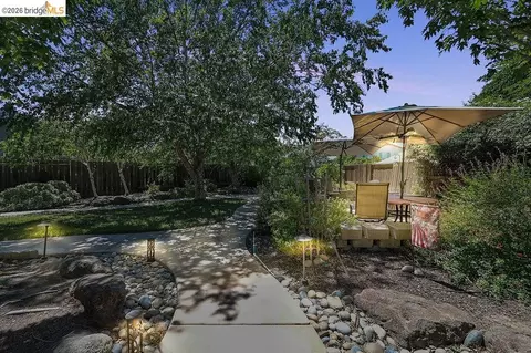 Exterior - 1225 Tarrogana Dr, Tracy, CA 95376 photo 2 of 11