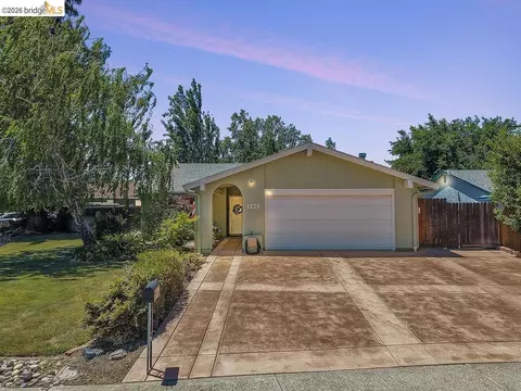 Exterior - 1225 Tarrogana Dr, Tracy, CA 95376 photo 11 of 11
