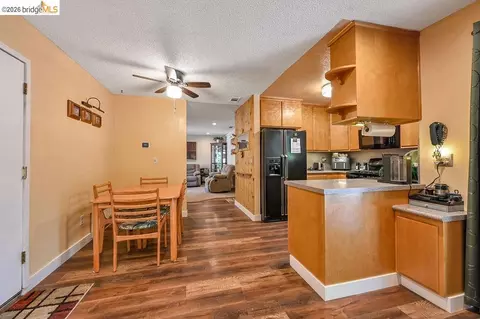 Entry Way - 1225 Tarrogana Dr, Tracy, CA 95376 photo 2 of 2