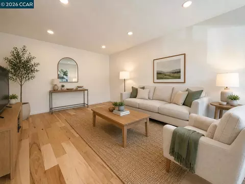 10 Moss Ave #15, Oakland, CA 94610